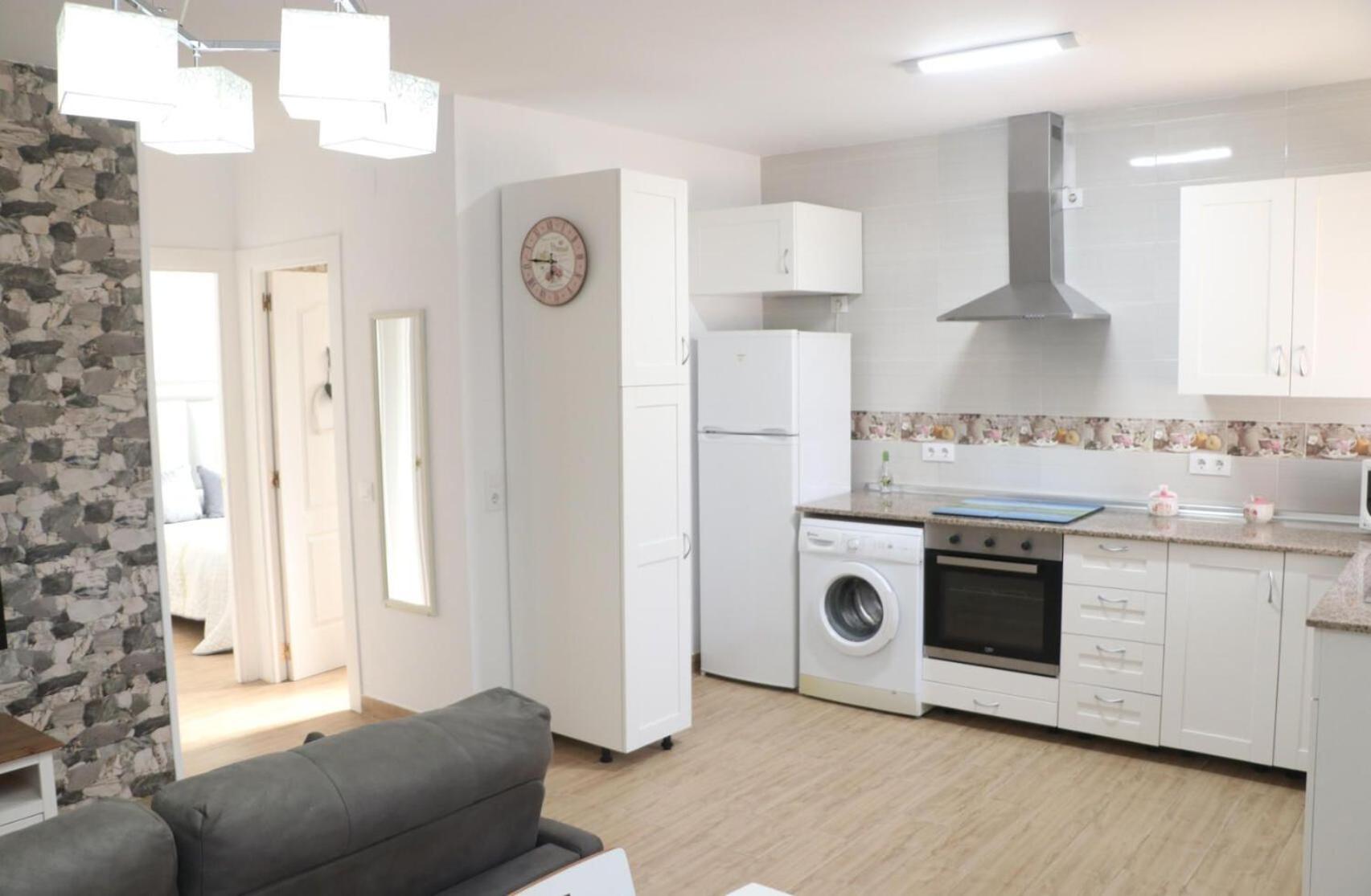 Apartamento En Conil Con Piscina โกนิล เด ลาฟรอนเตรา ภายนอก รูปภาพ