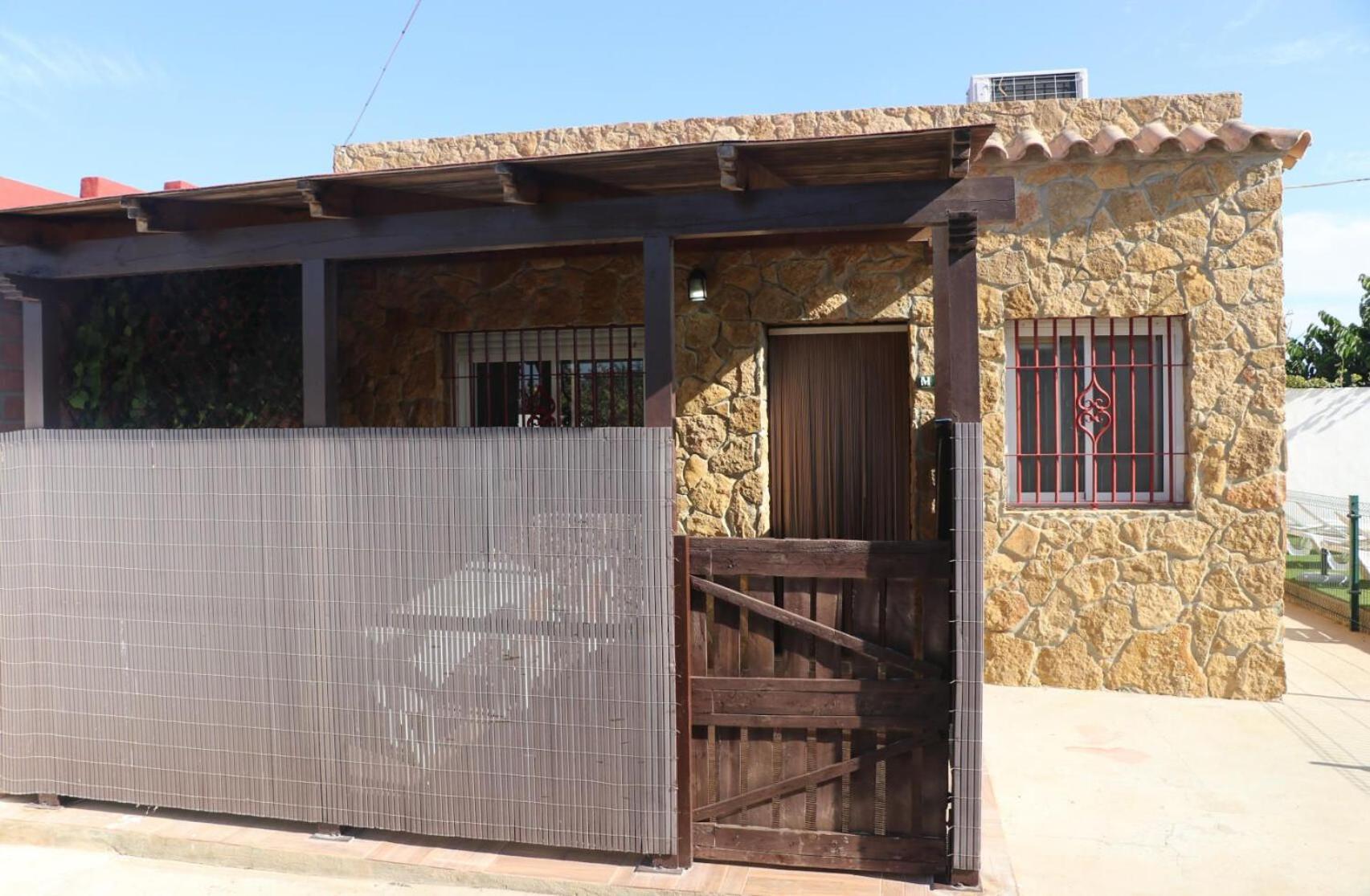 Apartamento En Conil Con Piscina โกนิล เด ลาฟรอนเตรา ภายนอก รูปภาพ